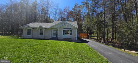 Homes For Sale - 331 Mohansic Lane<br/> Monroe County, TOBYHANNA, PA 18466