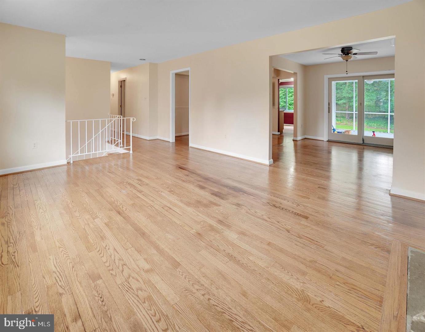 ANNAPOLIS ROADS - Residential Lease