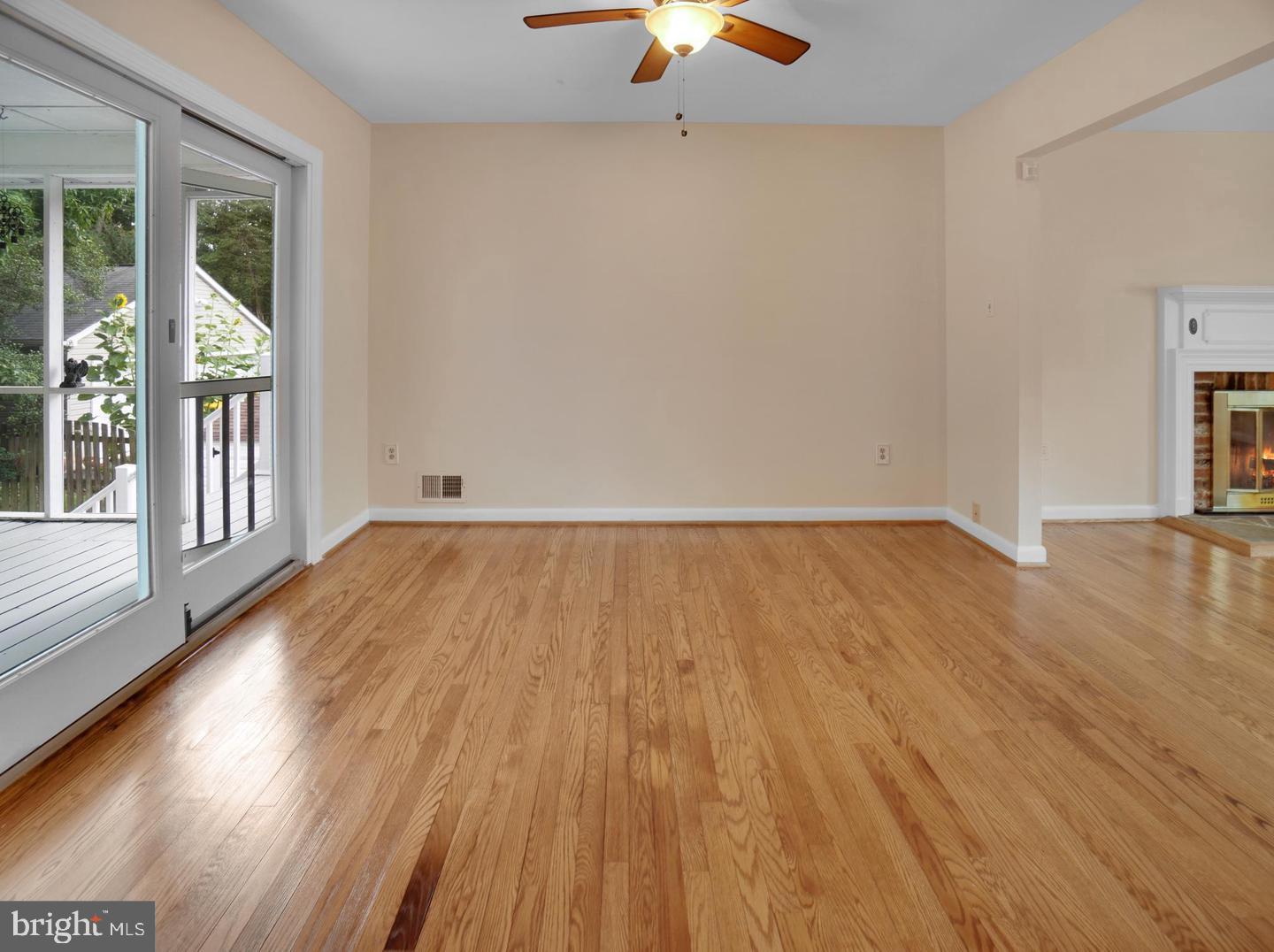 ANNAPOLIS ROADS - Residential Lease