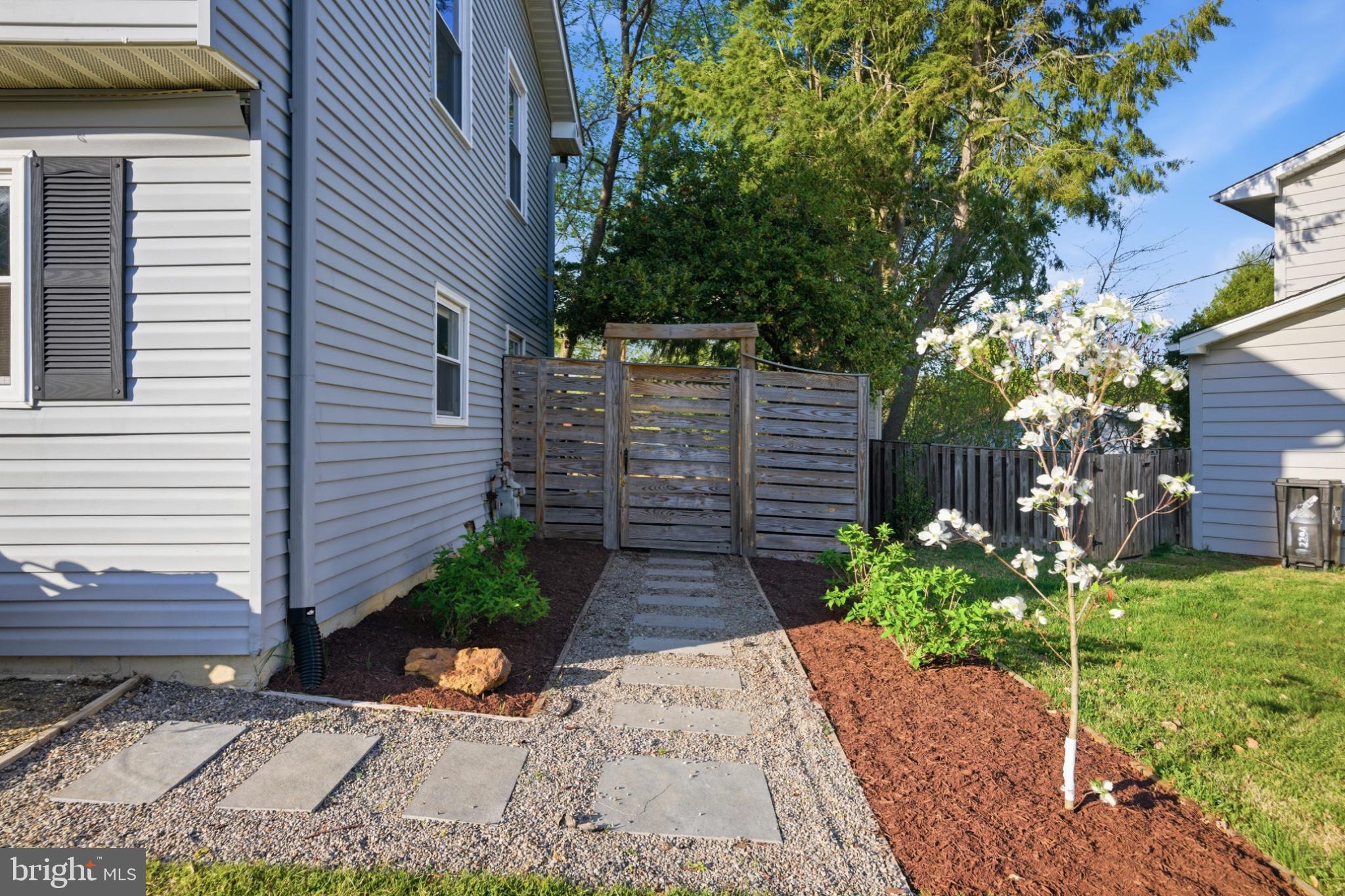 FOUR SEASONS ESTATES - Residential