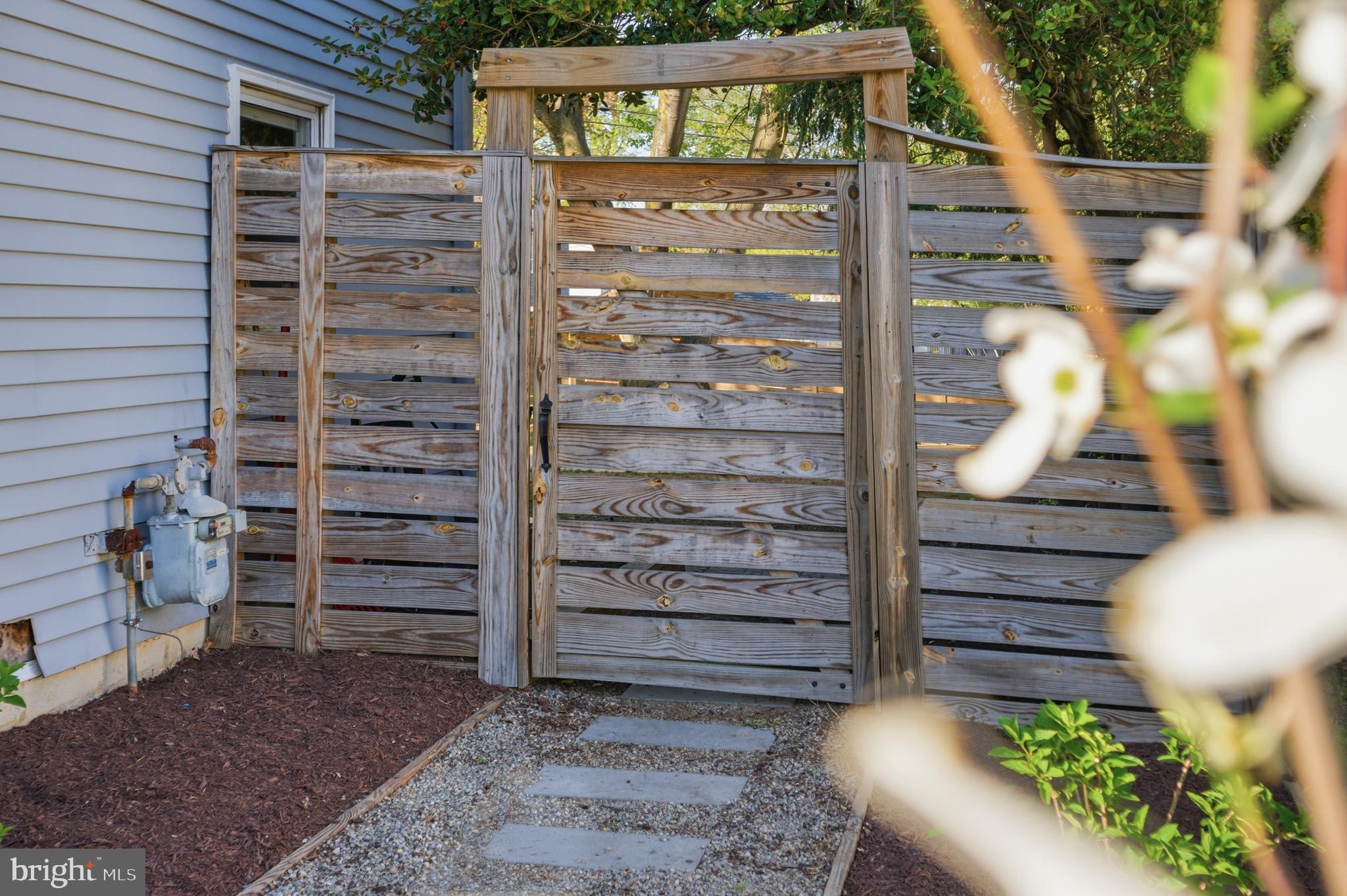 FOUR SEASONS ESTATES - Residential