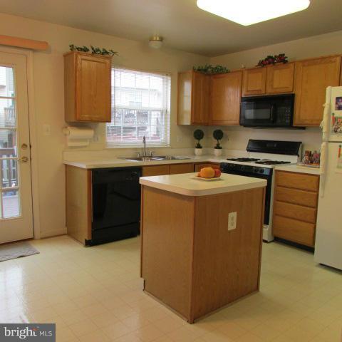 CENTRE RIDGE LAND BAY - Residential