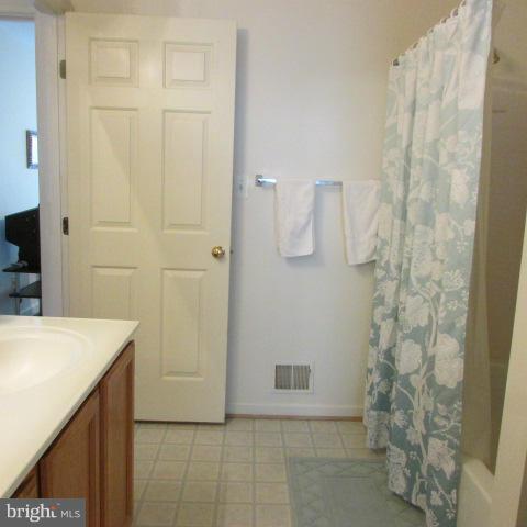 CENTRE RIDGE LAND BAY - Residential