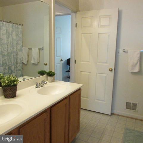 CENTRE RIDGE LAND BAY - Residential