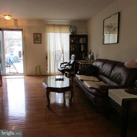 CENTRE RIDGE LAND BAY - Residential