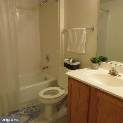 CENTRE RIDGE LAND BAY - Residential