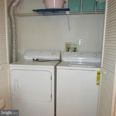 CENTRE RIDGE LAND BAY - Residential