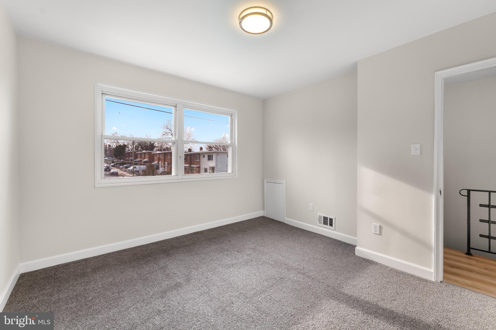 GLASSMANOR - Residential