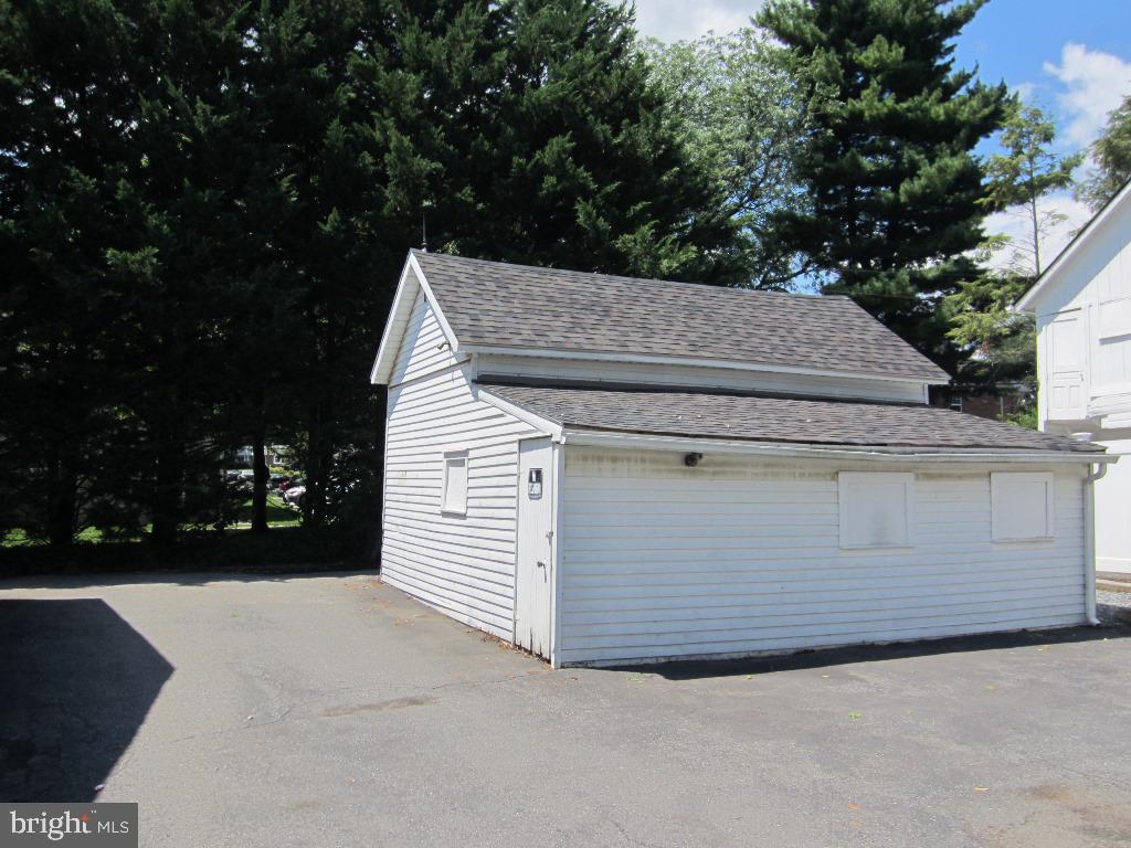 NEFFSVILLE - Residential