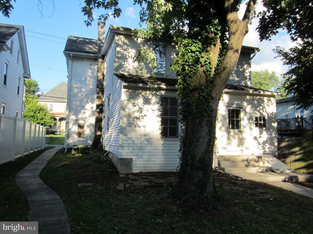 NEFFSVILLE - Residential