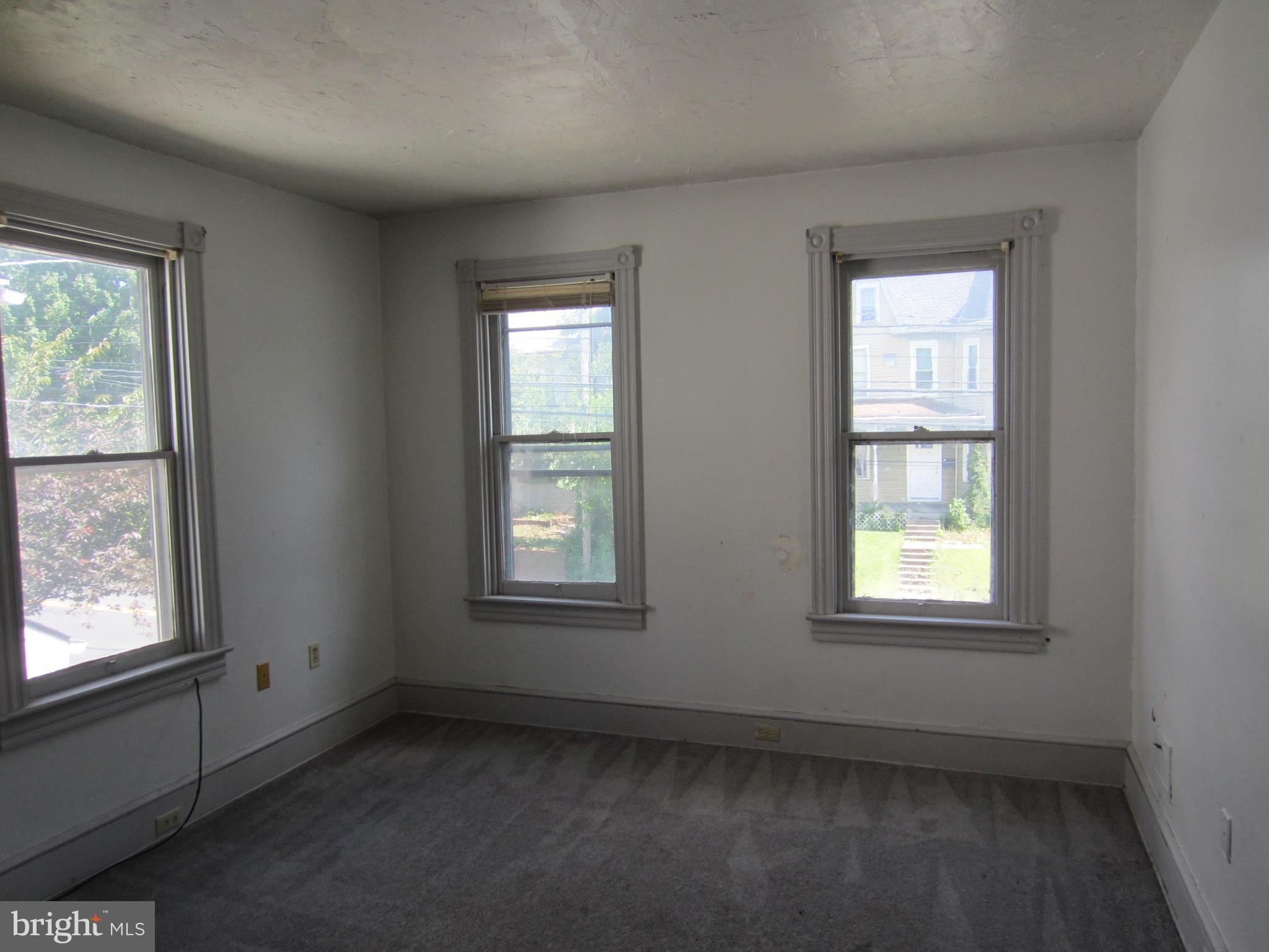 NEFFSVILLE - Residential