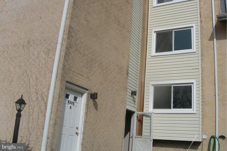 BEAUTIFUL 3 LEVEL, 3  BEDROOM 2 FULL BATH W/ FINISHED WALK OUT BASEMENT WITH FULL BATH, NEWLY RENOVATED, GRANITE TOPS, LAMINATE FLOORS, NEW PAINT, CENTRALLY LOCATED IN COLUMBIA, EASY ACCESS TO BALTIMORE AND DC, MAJOR HIGHWAYS, I-95, US-29, MD-175, SHOPPING, AND SCHOOLS,