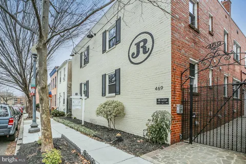 MLS: DCDC2173764