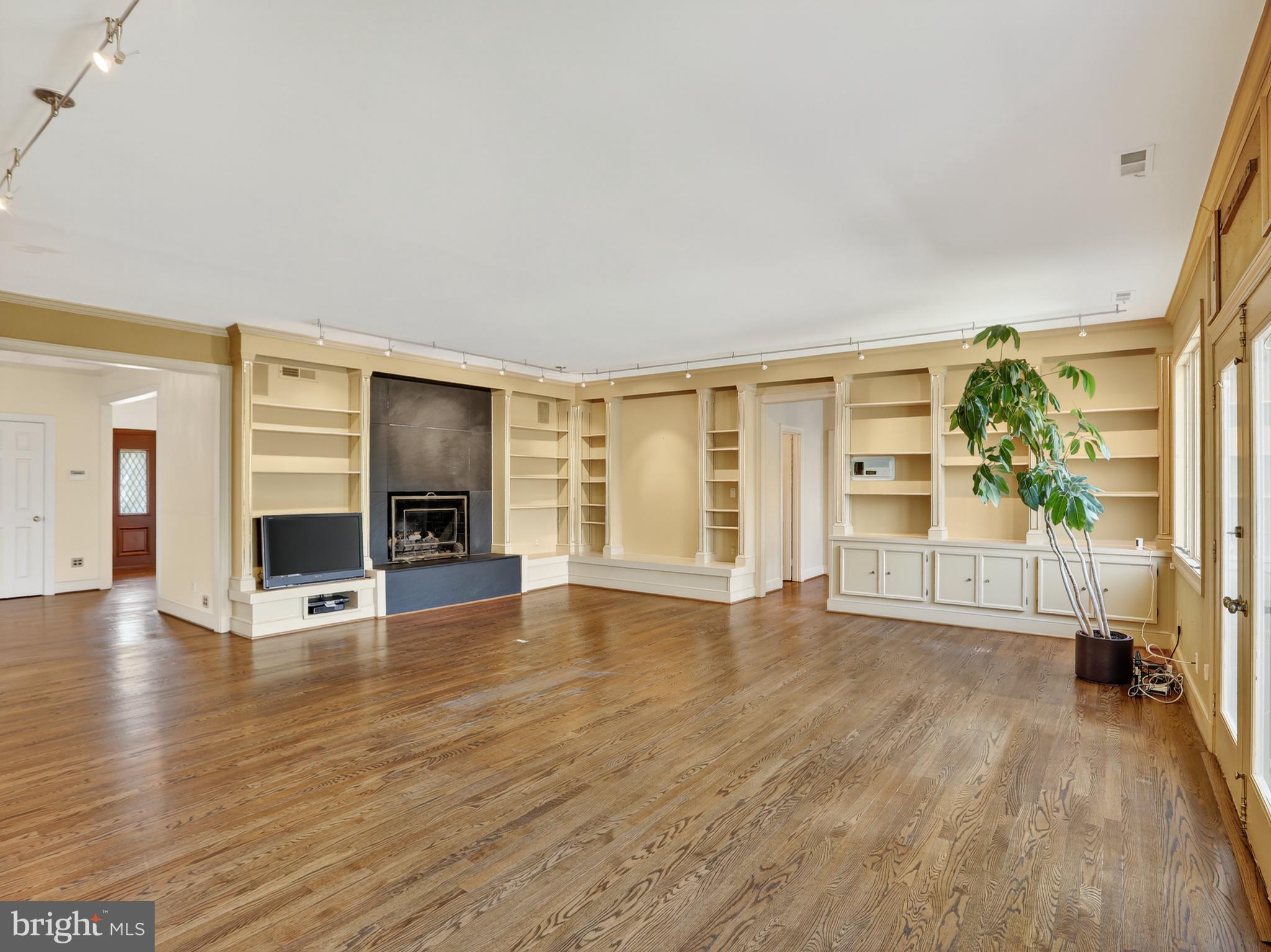 LYNWOOD - Residential