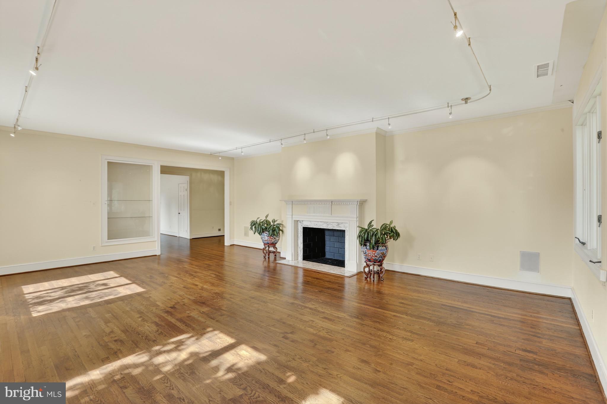 LYNWOOD - Residential