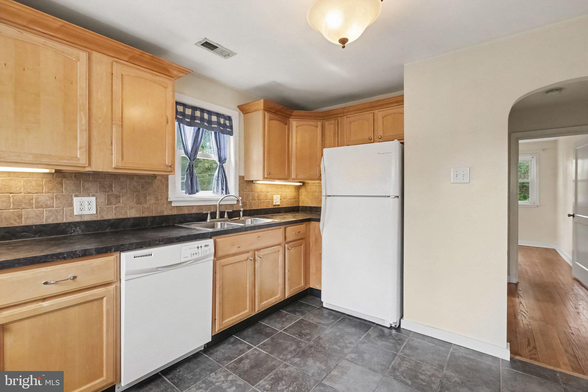 3221 MEADOW LANE