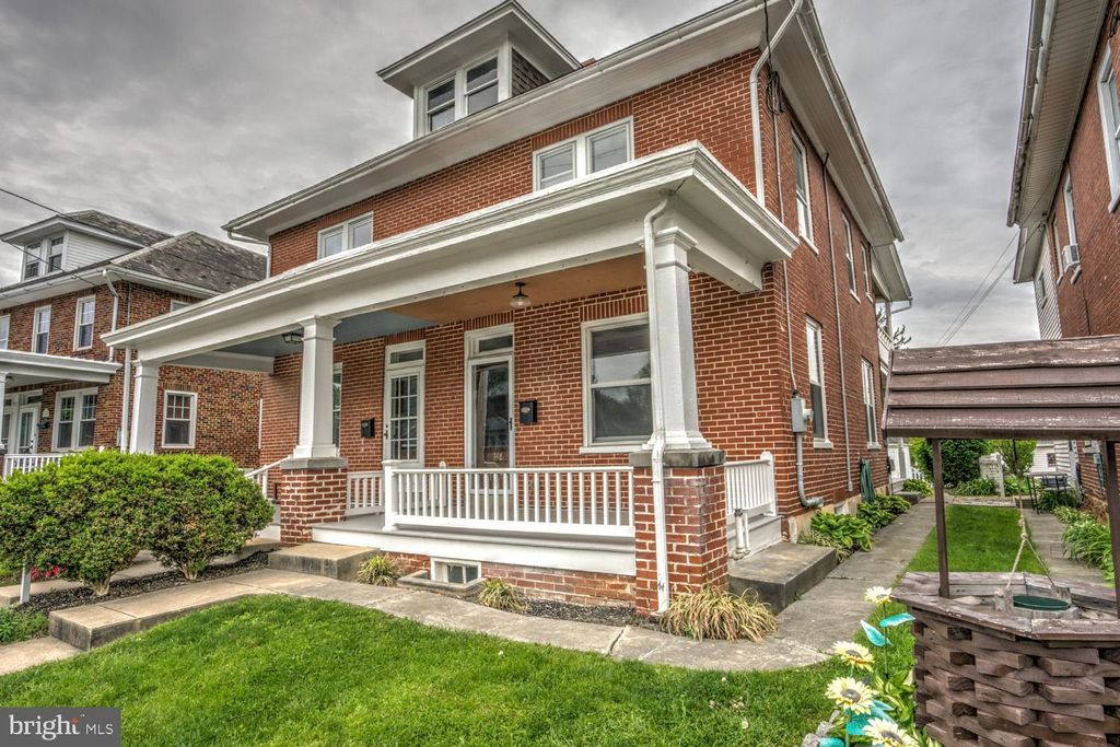 Photo of 148 W SUNSET AVE, EPHRATA, PA 17522 (MLS # PALA2034778)