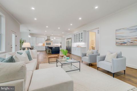 8226 MCNEIL STREET VIENNA VA 22180