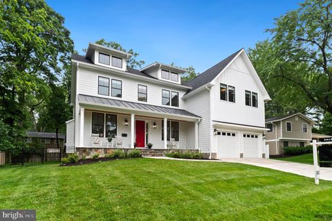 8226 MCNEIL STREET VIENNA VA 22180
