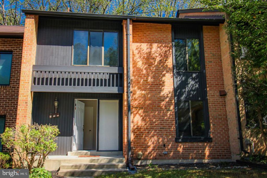 Photo of 20423 Meadow Pond Place, MONTGOMERY VILLAGE, MD 20886 (MLS # MDMC2202834)