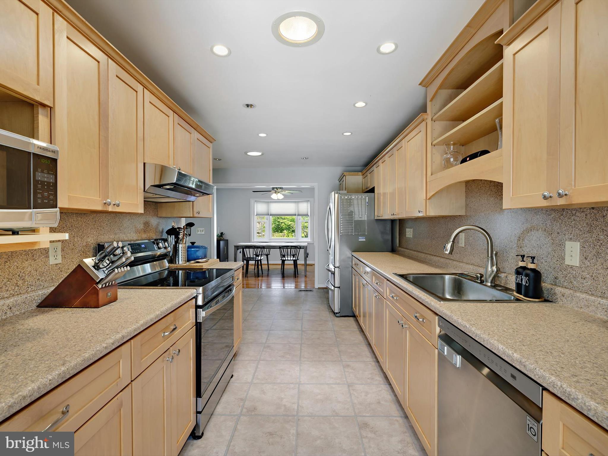 ENGLANDTOWNE - Residential