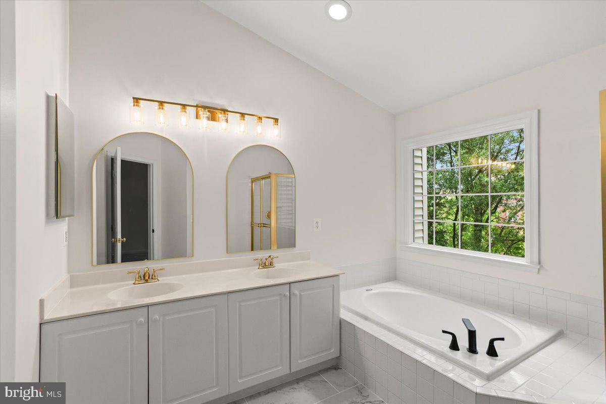 CHANCERY SQUARE - Residential