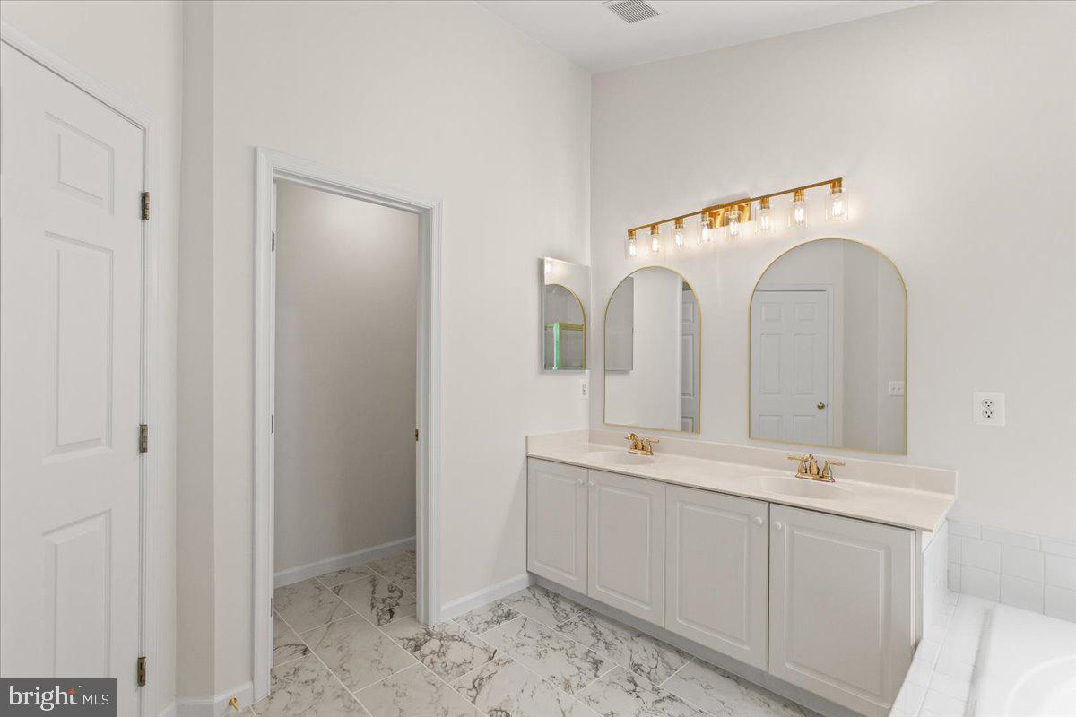 CHANCERY SQUARE - Residential