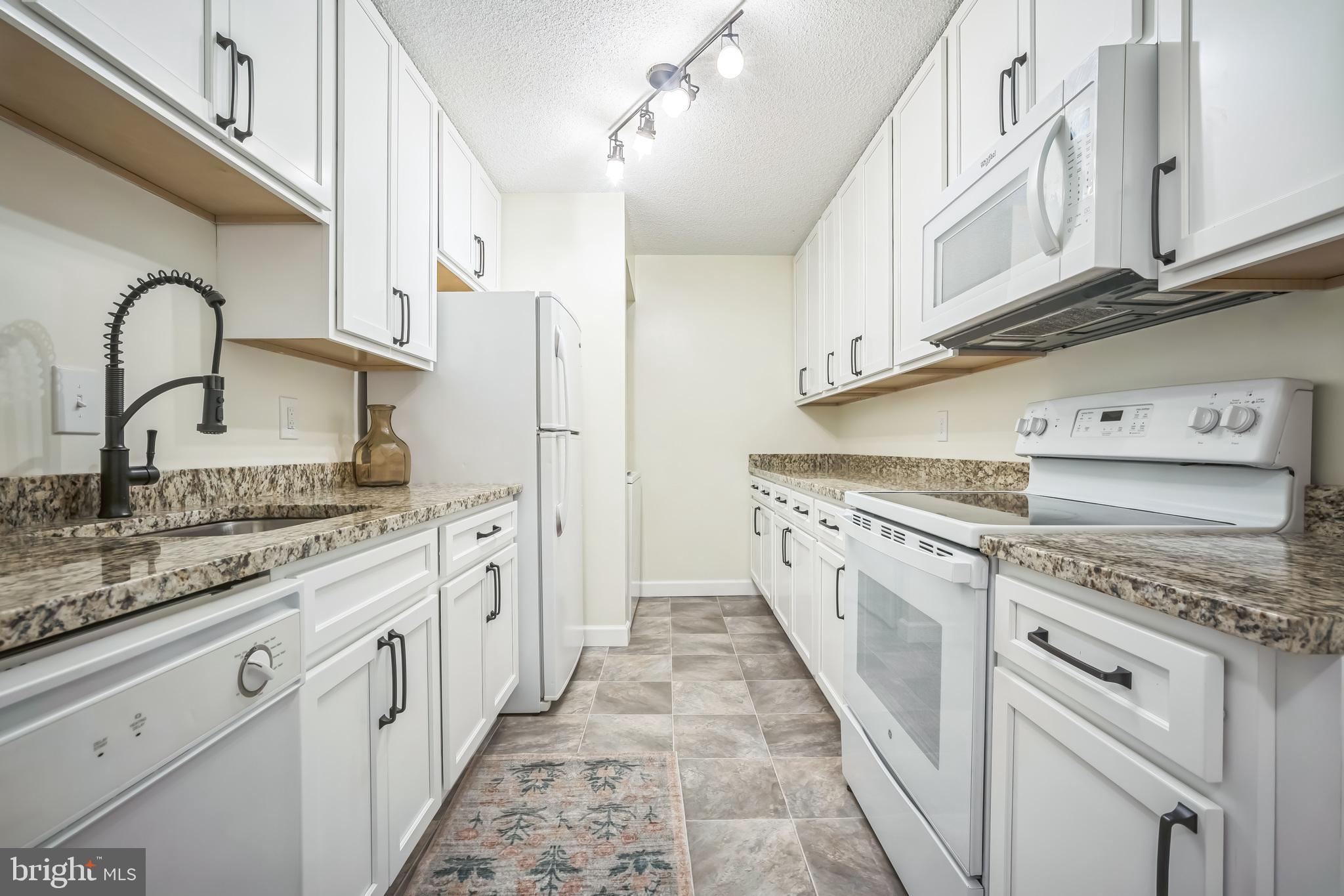 HALLMARK - Residential Lease