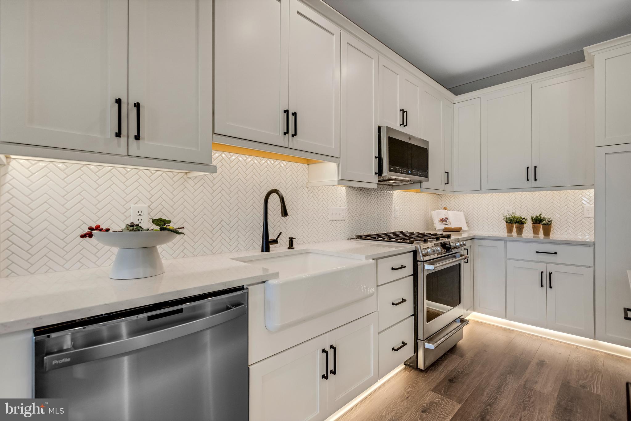 MASON SQUARE - Residential