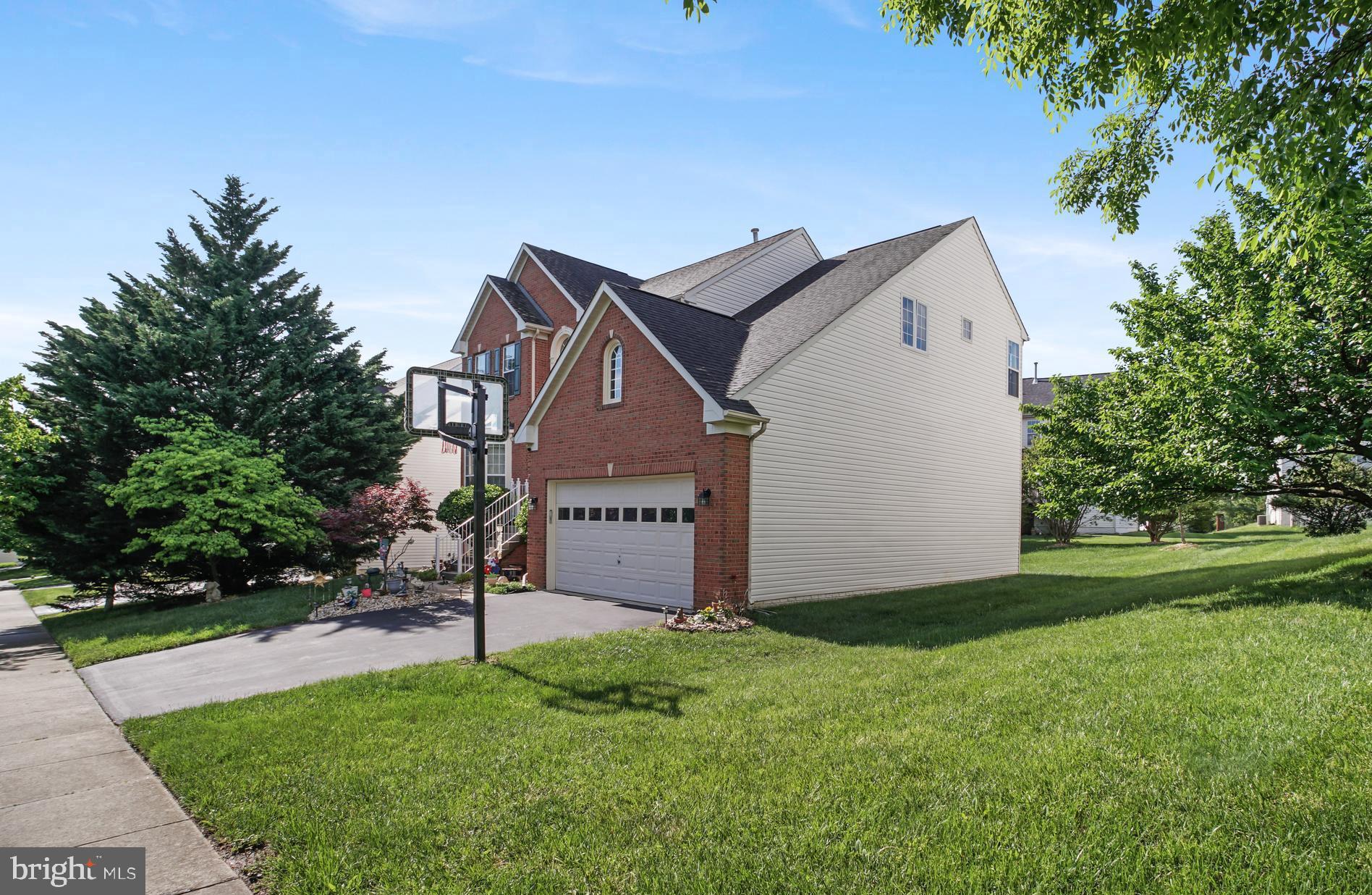 11401 POTOMAC OAKS DRIVE
