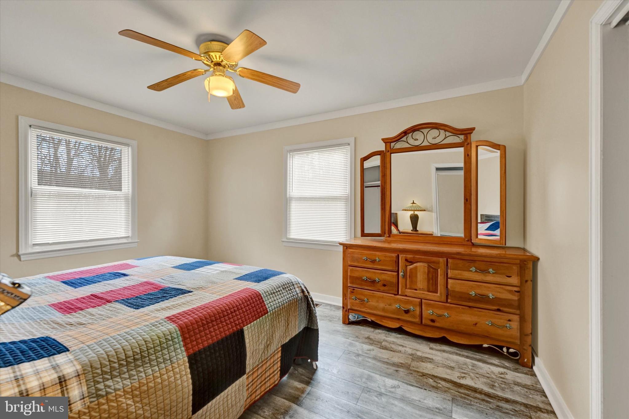 WHITE HALL - Residential