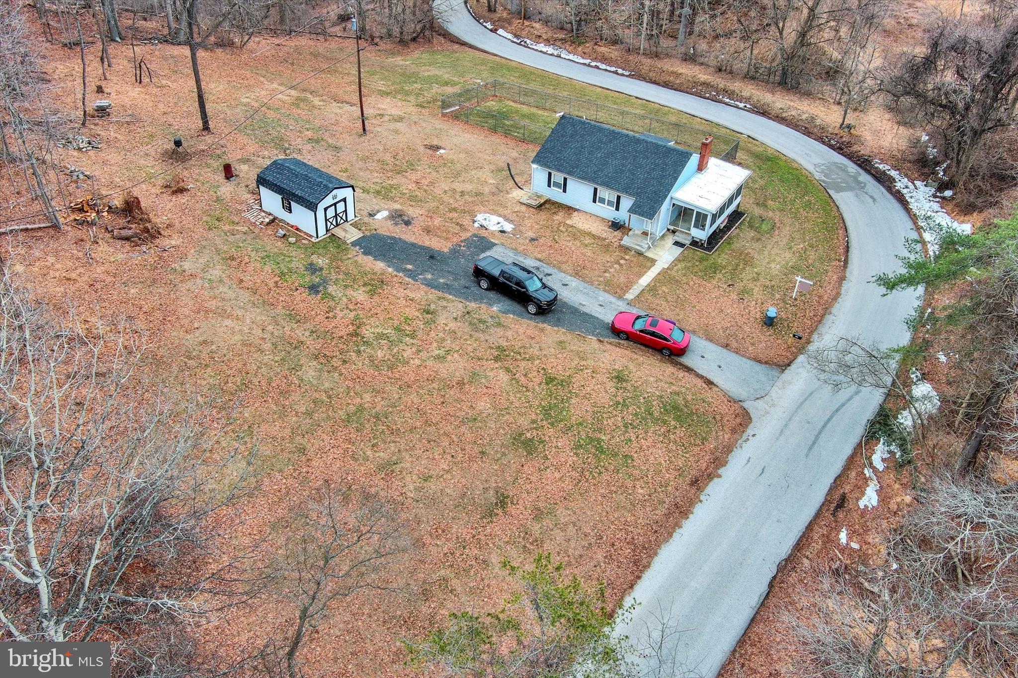 WHITE HALL - Residential