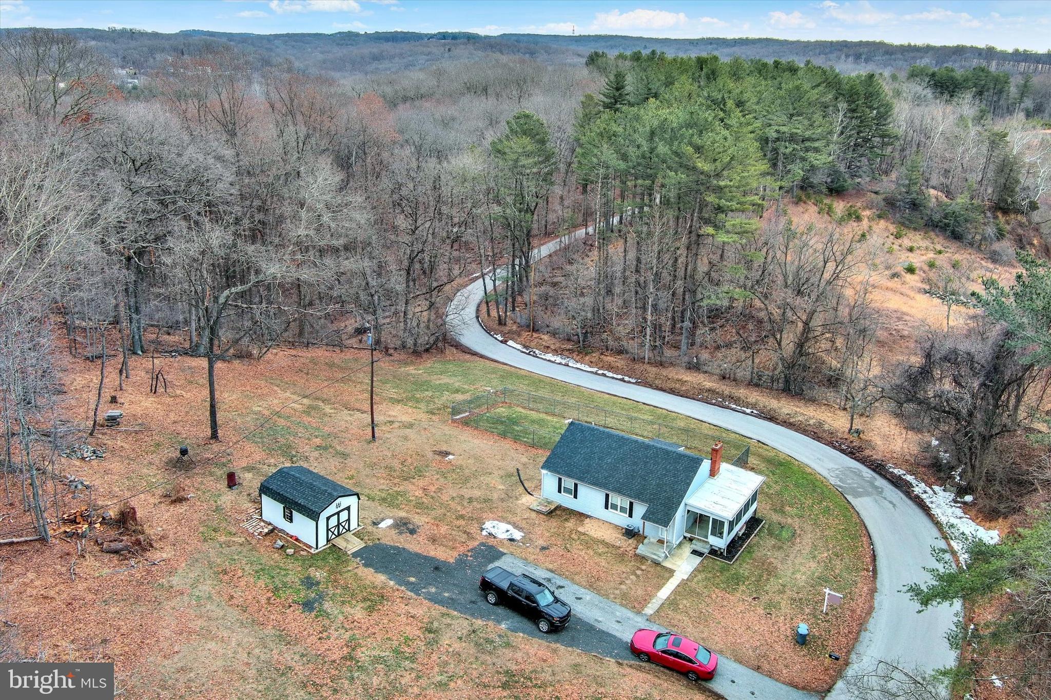 WHITE HALL - Residential