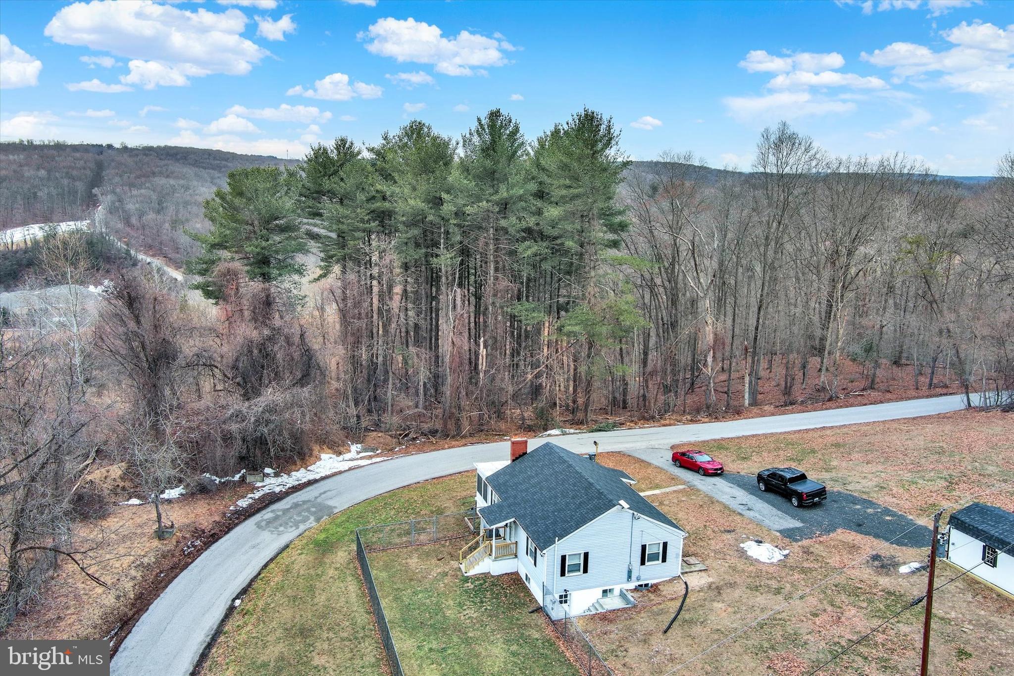 WHITE HALL - Residential