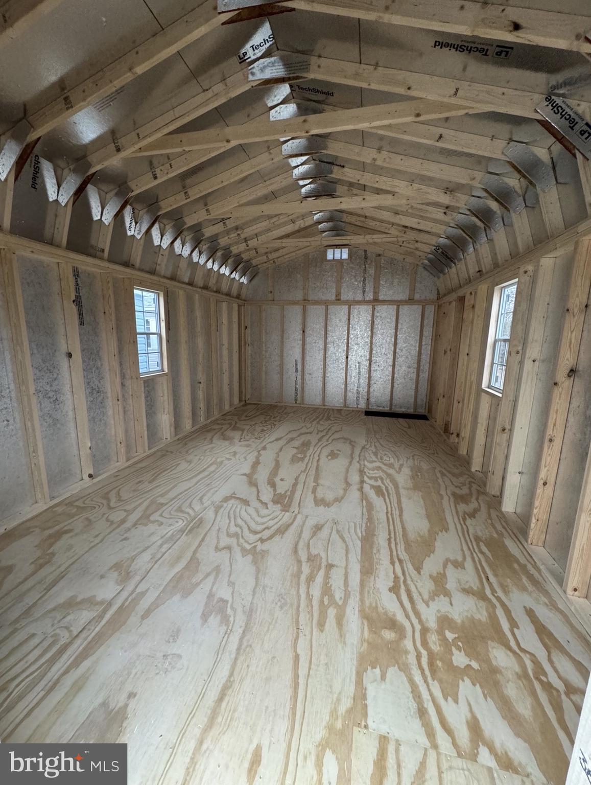 WHITE HALL - Residential