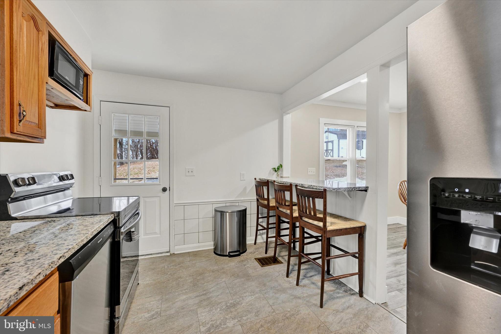 WHITE HALL - Residential