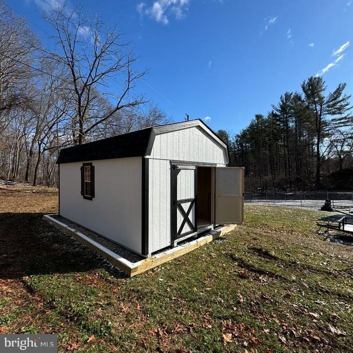 WHITE HALL - Residential