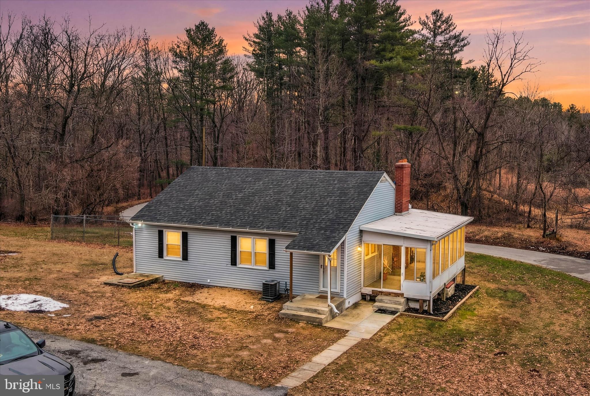 WHITE HALL - Residential