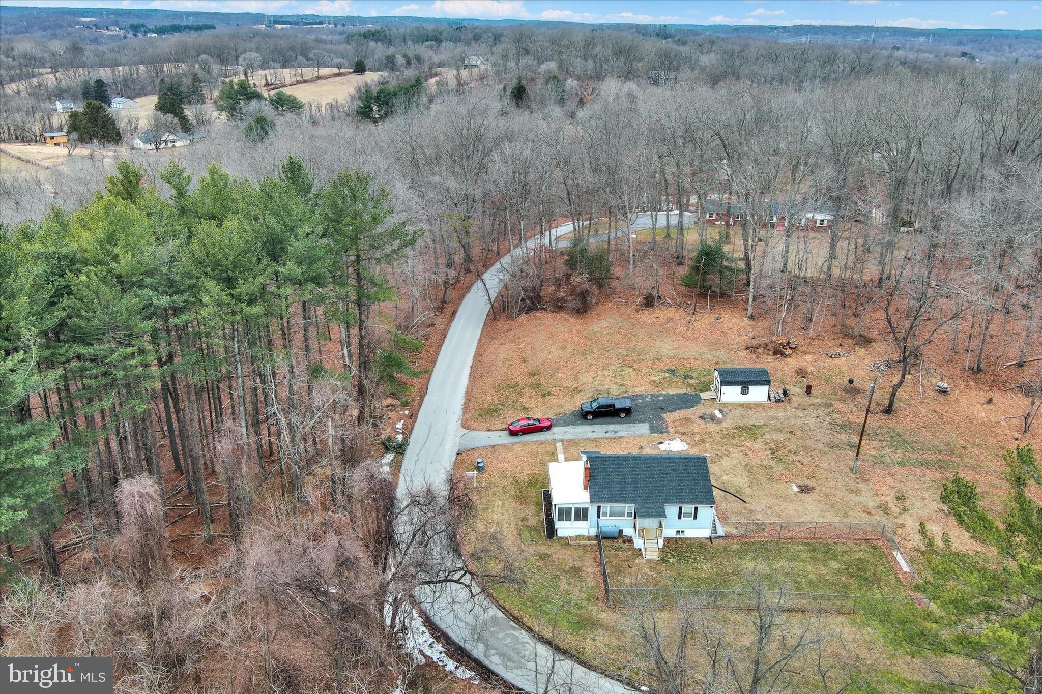 WHITE HALL - Residential