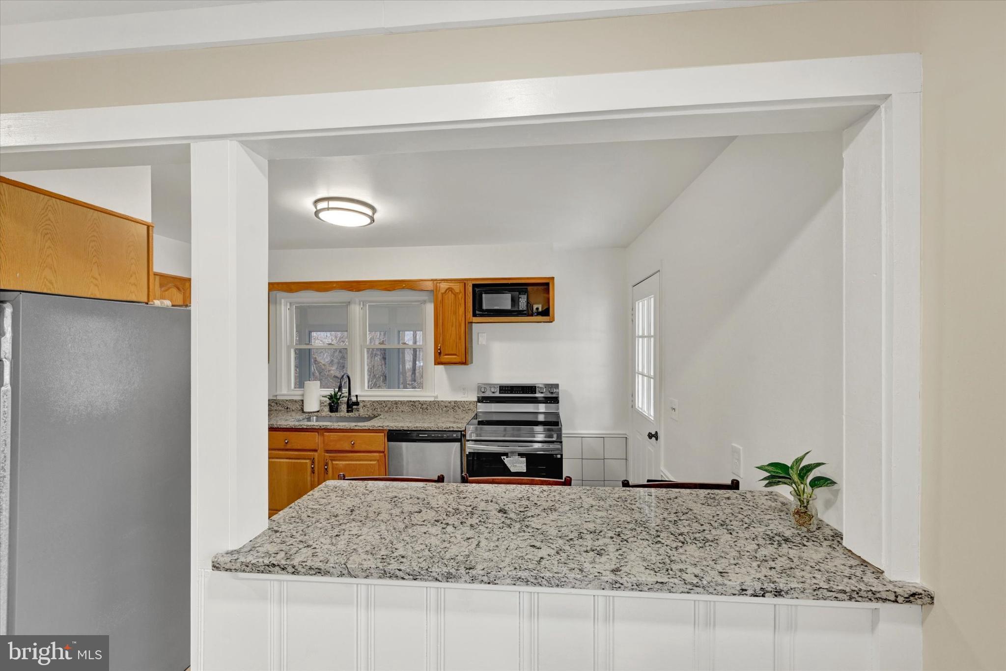 WHITE HALL - Residential