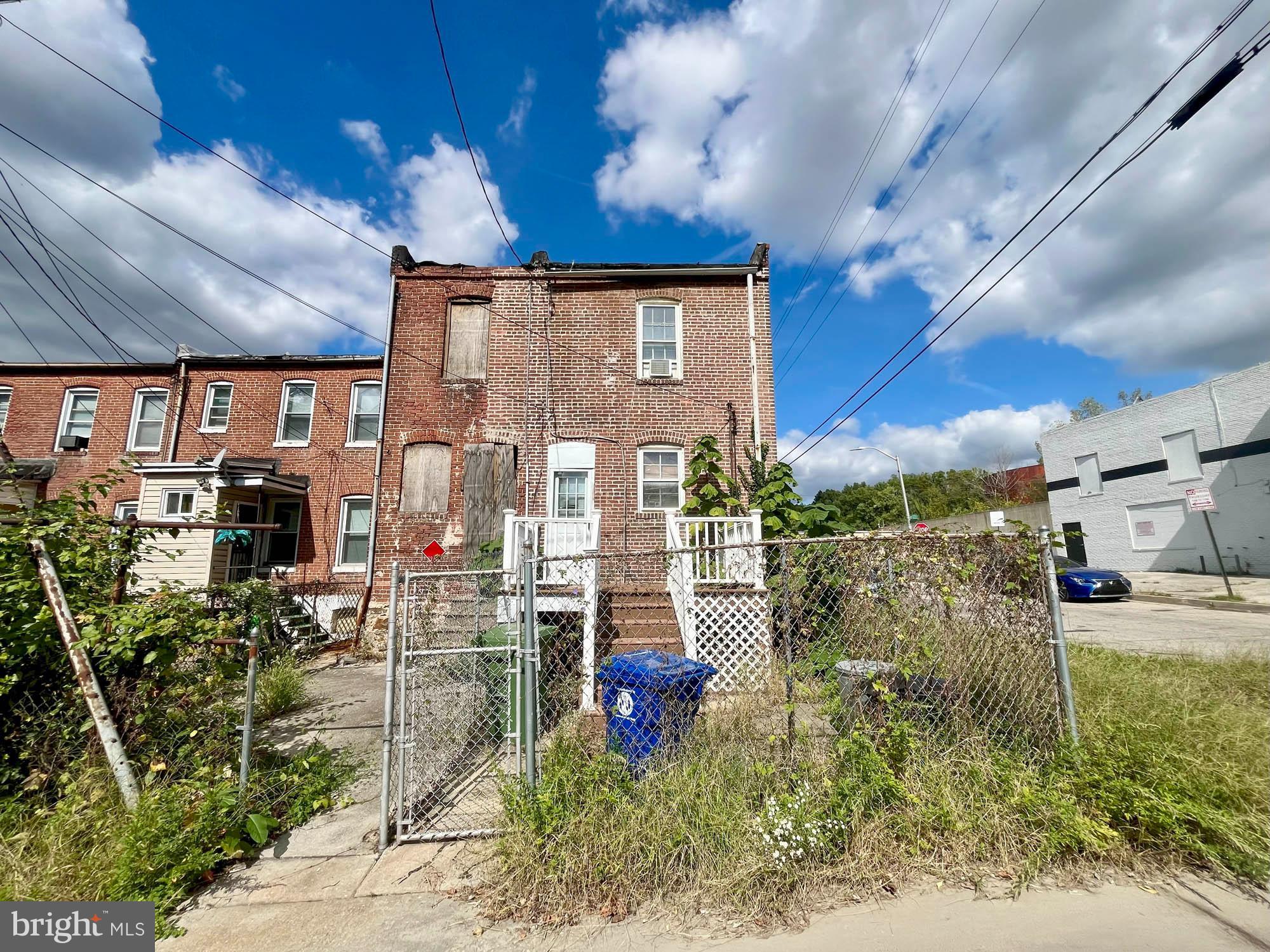 2701 BAKER STREET