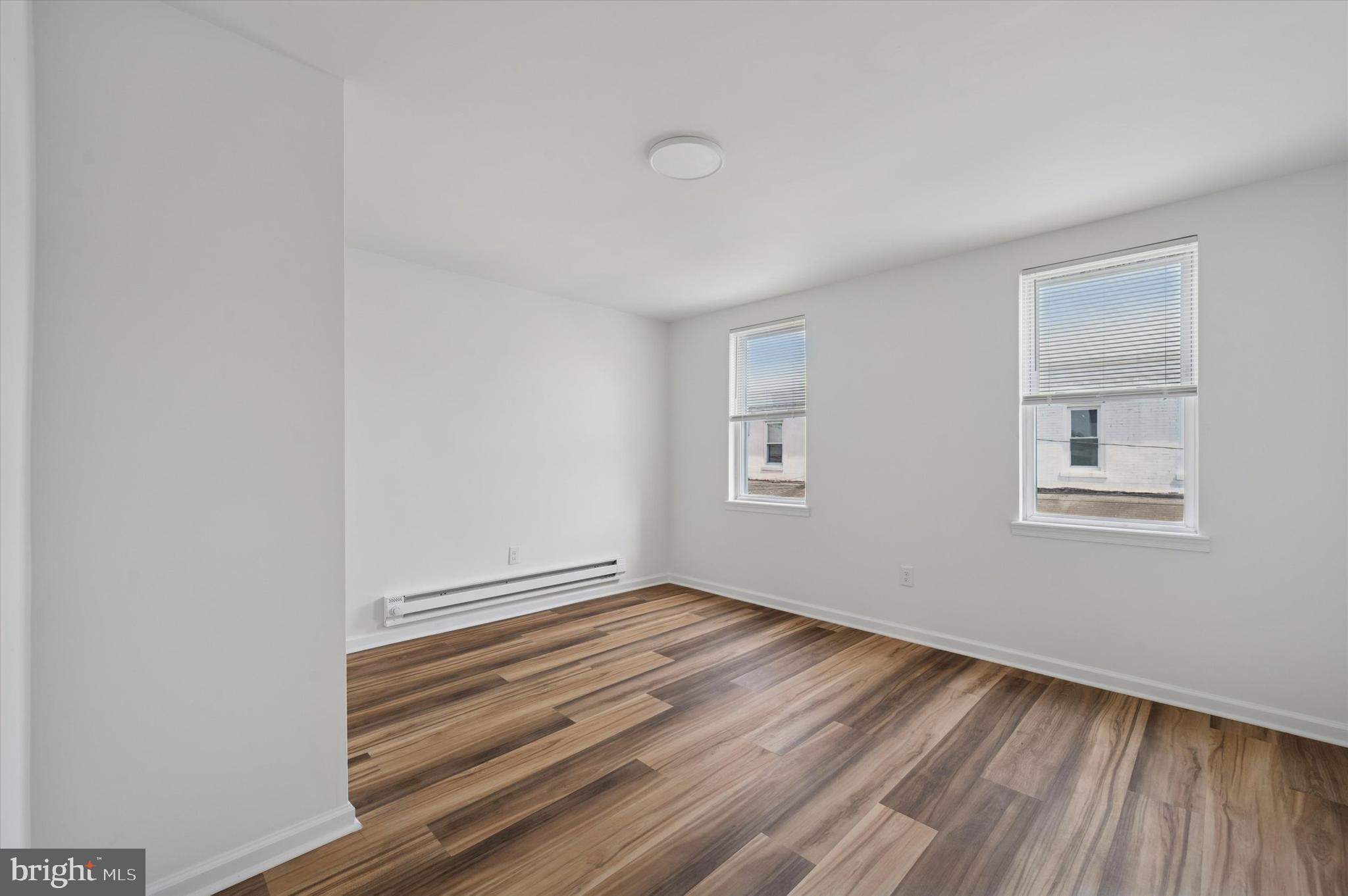 ELMWOOD PARK - Residential