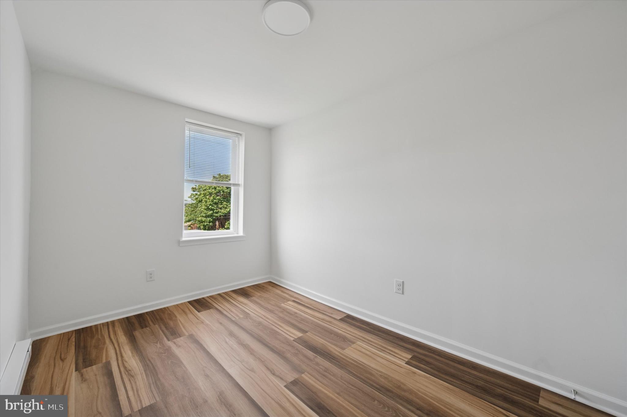 ELMWOOD PARK - Residential