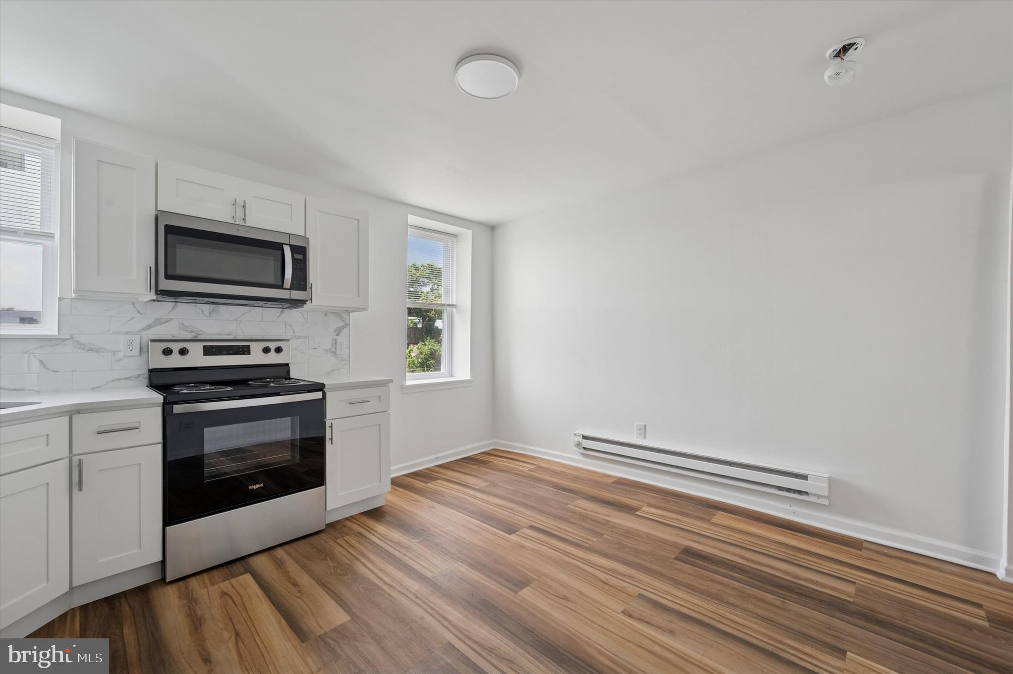 ELMWOOD PARK - Residential