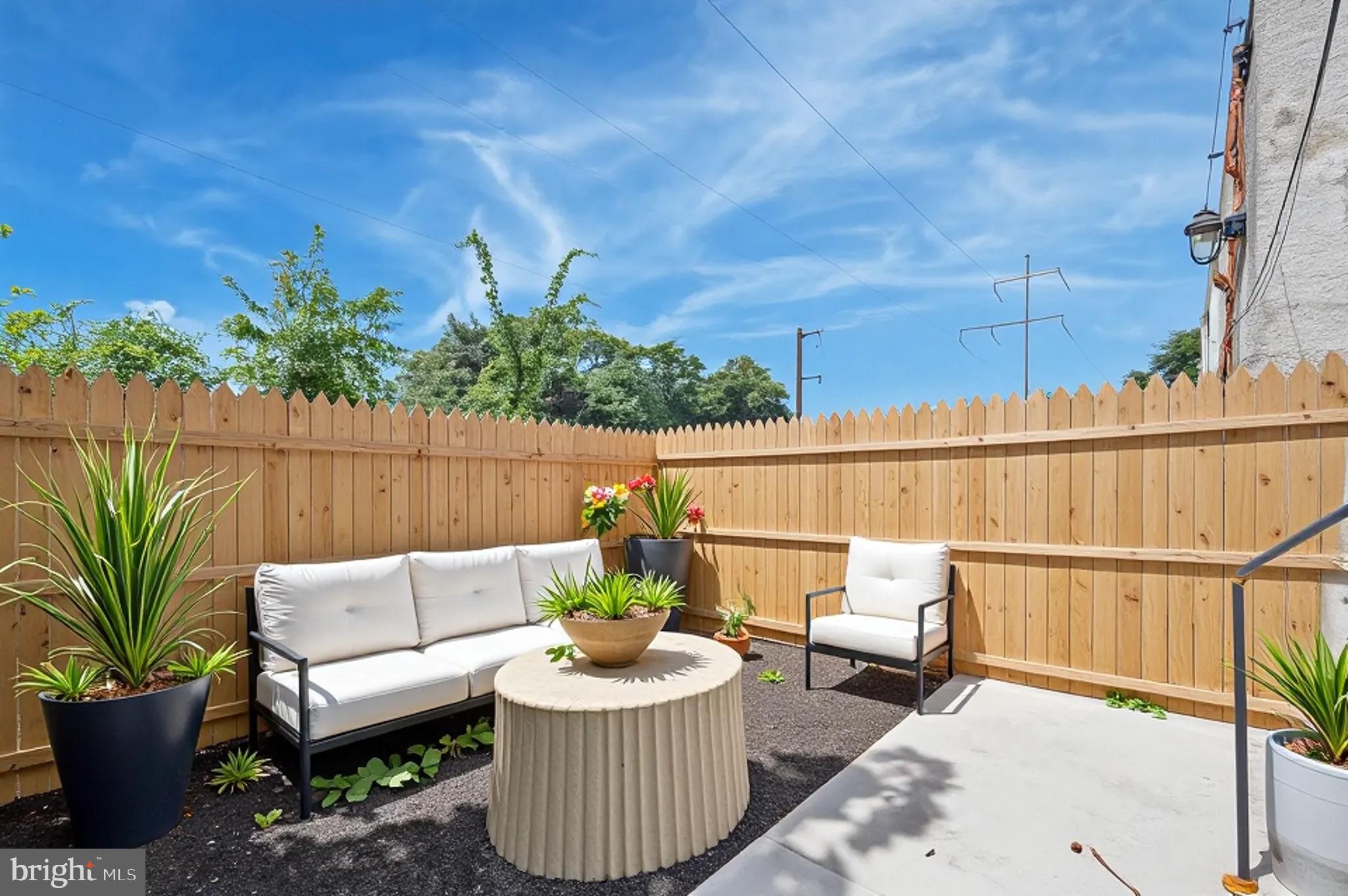 ELMWOOD PARK - Residential