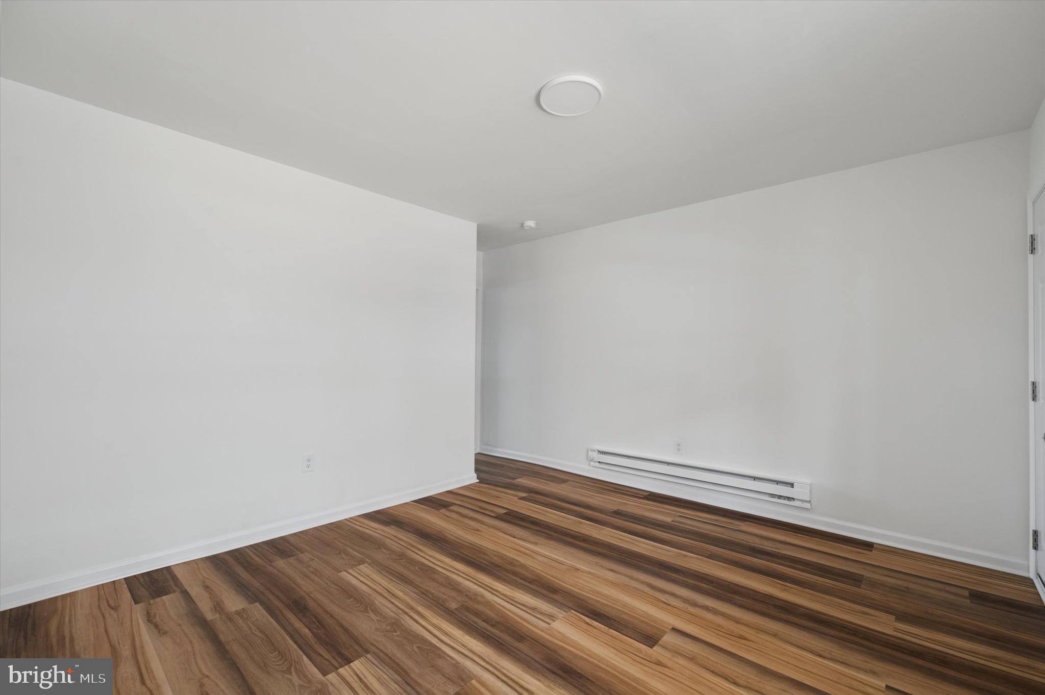 ELMWOOD PARK - Residential