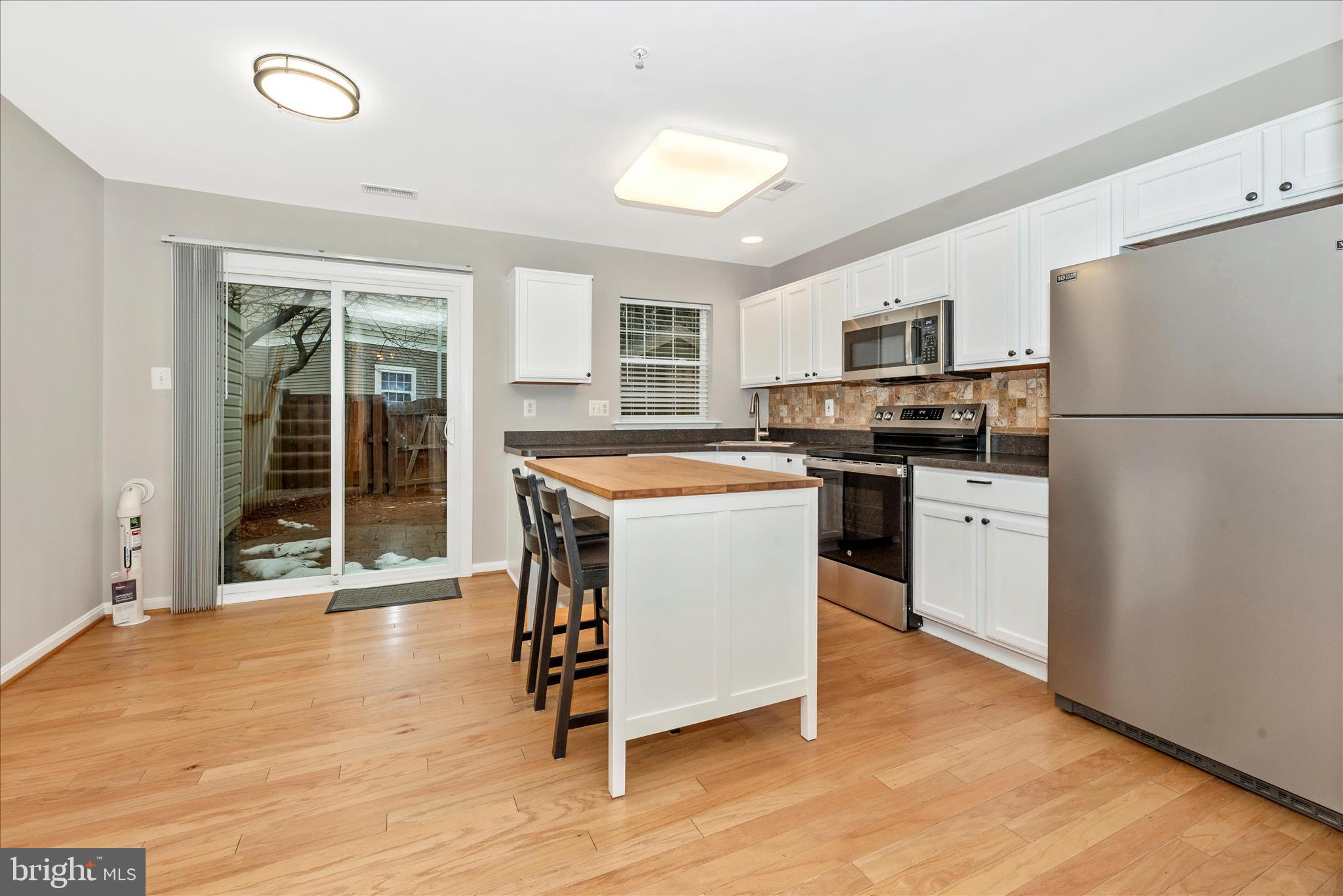 BALLENGER CREEK CENTER POND - Residential