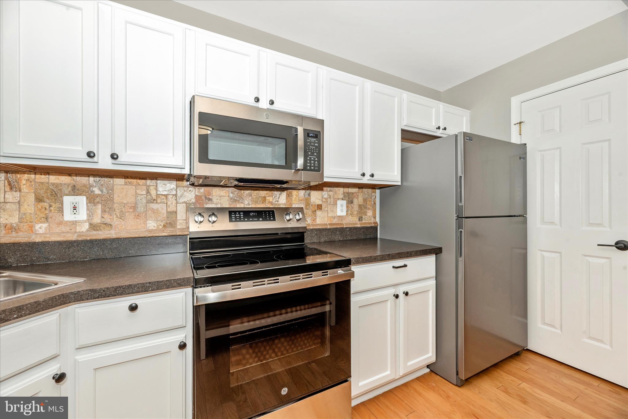 BALLENGER CREEK CENTER POND - Residential