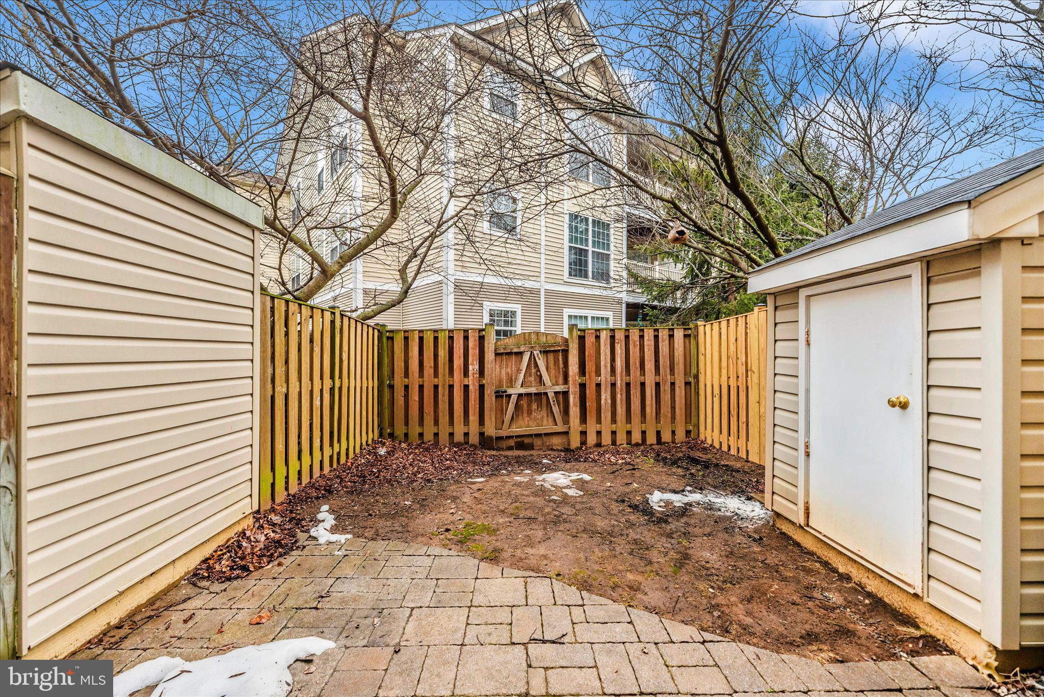 BALLENGER CREEK CENTER POND - Residential