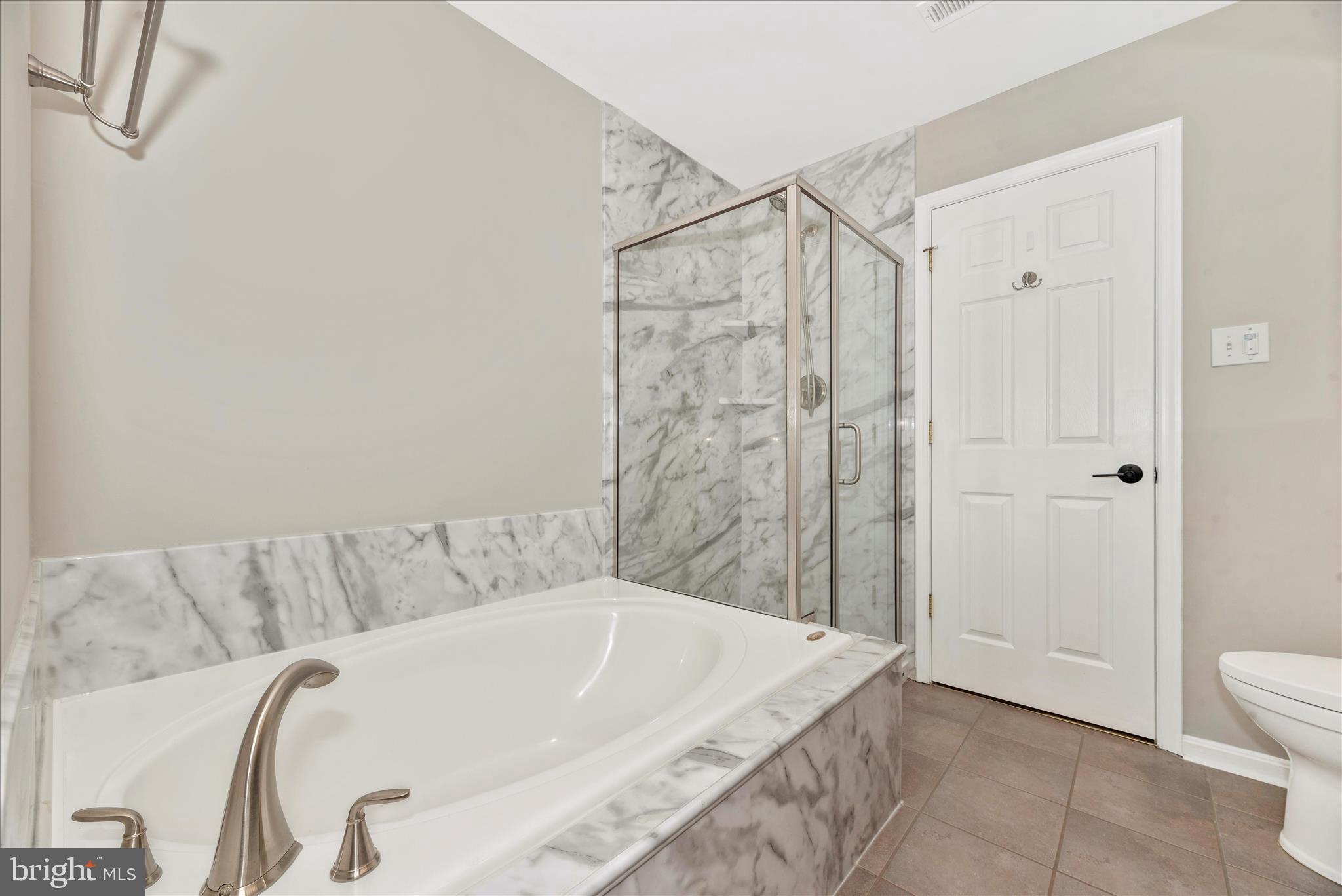 BALLENGER CREEK CENTER POND - Residential